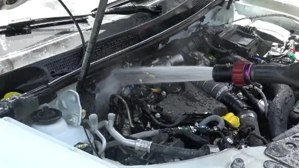 Son dakika haberi! Samsun'da yanan cipi polisler söndürdü Son dakika haberi! Samsun'da yanan cipi polisler söndürdü