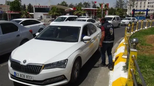 ŞANLIURFA'DA TAM KAPANMANIN 4'ÜNCÜ GÜNÜNDE ARAÇ KUYRUĞU ŞANLIURFA'DA TAM KAPANMANIN 4'ÜNCÜ GÜNÜNDE ARAÇ KUYRUĞU