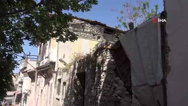 Şaşkına çeviren hırsızlık.. Hırsızlar ahşap evin ikinci katını çaldı Şaşkına çeviren hırsızlık.. Hırsızlar ahşap evin ikinci katını çaldı
