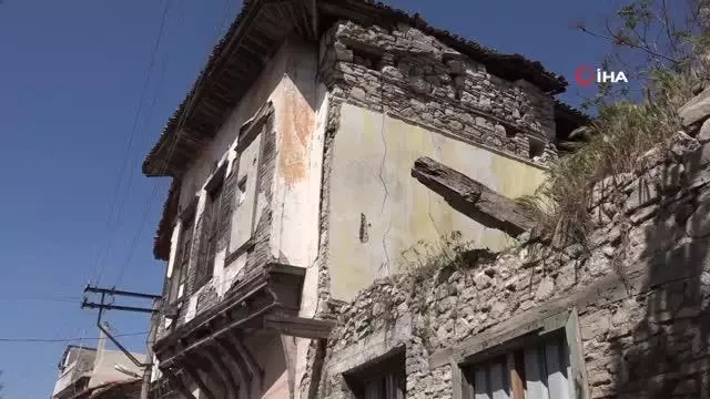 Şaşkına çeviren hırsızlık.. Hırsızlar ahşap evin ikinci katını çaldı Şaşkına çeviren hırsızlık.. Hırsızlar ahşap evin ikinci katını çaldı