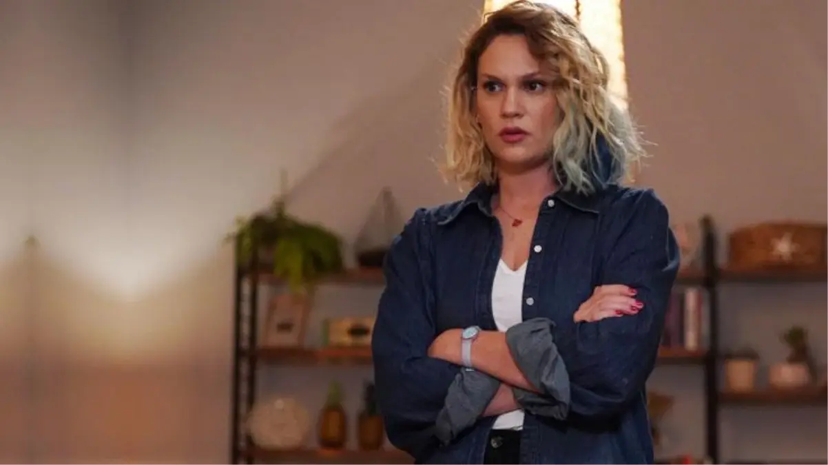 Set çalışanlarının aşılanması gerektiğini söyleyen Farah Zeynep Abdullah, Fahrettin Koca'ya seslendi