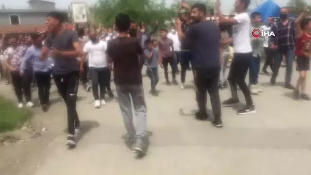 Son dakika 3. sayfa: Sokağa çıkma kısıtlamasında 500 kişilik protestoya polis müdahalesi Son dakika 3. sayfa: Sokağa çıkma kısıtlamasında 500 kişilik protestoya polis müdahalesi