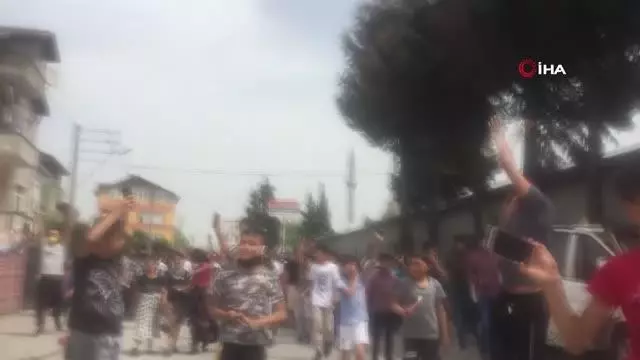 Son dakika 3. sayfa: Sokağa çıkma kısıtlamasında 500 kişilik protestoya polis müdahalesi Son dakika 3. sayfa: Sokağa çıkma kısıtlamasında 500 kişilik protestoya polis müdahalesi