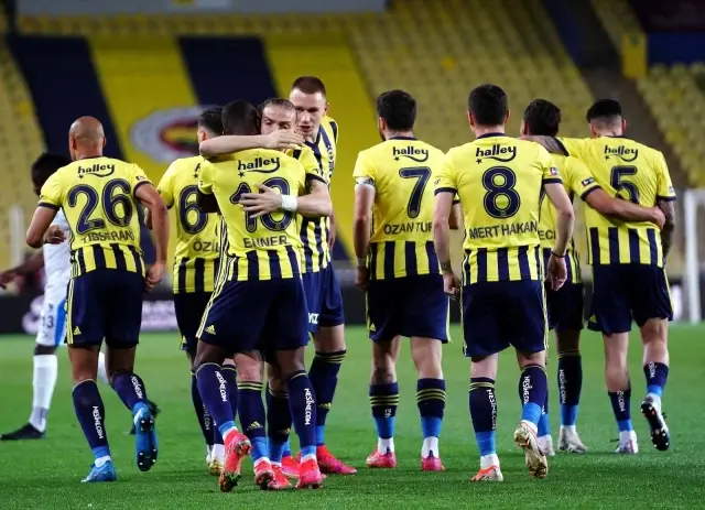 Süper Lig: Fenerbahçe: 3 BB Erzurumspor: 0 (İlk yarı) Süper Lig: Fenerbahçe: 3 BB Erzurumspor: 0 (İlk yarı)