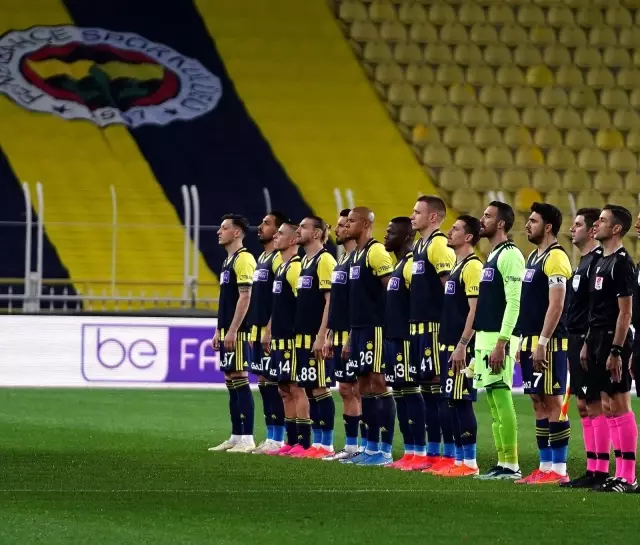 Süper Lig: Fenerbahçe: 3 BB Erzurumspor: 0 (İlk yarı) Süper Lig: Fenerbahçe: 3 BB Erzurumspor: 0 (İlk yarı)
