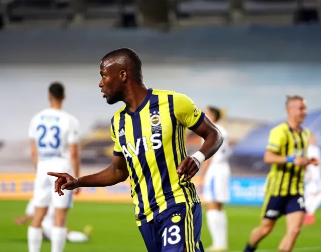 Süper Lig: Fenerbahçe: 3 BB Erzurumspor: 0 (İlk yarı) Süper Lig: Fenerbahçe: 3 BB Erzurumspor: 0 (İlk yarı)