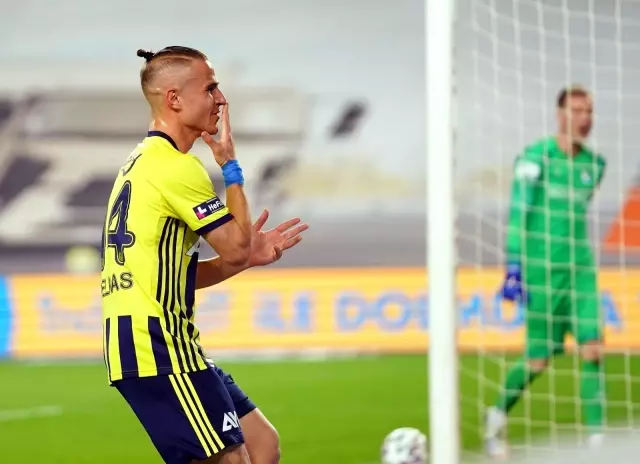 Süper Lig: Fenerbahçe: 3 BB Erzurumspor: 0 (İlk yarı) Süper Lig: Fenerbahçe: 3 BB Erzurumspor: 0 (İlk yarı)