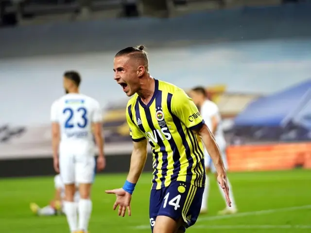 Süper Lig: Fenerbahçe: 3 BB Erzurumspor: 0 (İlk yarı) Süper Lig: Fenerbahçe: 3 BB Erzurumspor: 0 (İlk yarı)