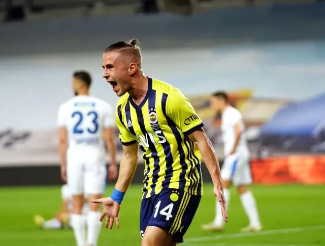 Süper Lig: Fenerbahçe: 3 BB Erzurumspor: 0 (İlk yarı) Süper Lig: Fenerbahçe: 3 BB Erzurumspor: 0 (İlk yarı)