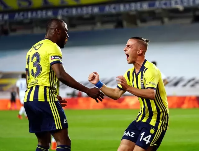 Süper Lig: Fenerbahçe: 3 BB Erzurumspor: 0 (İlk yarı) Süper Lig: Fenerbahçe: 3 BB Erzurumspor: 0 (İlk yarı)