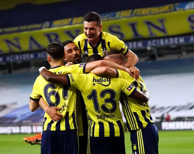 Süper Lig: Fenerbahçe: 3 BB Erzurumspor: 0 (İlk yarı) Süper Lig: Fenerbahçe: 3 BB Erzurumspor: 0 (İlk yarı)