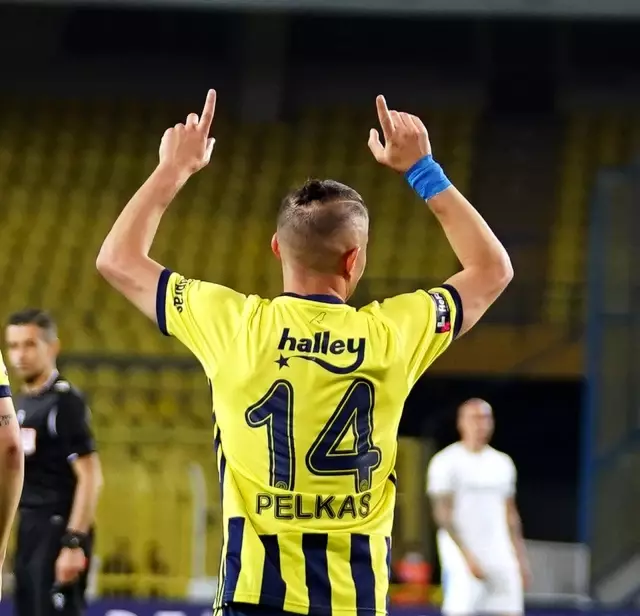 Süper Lig: Fenerbahçe: 3 BB Erzurumspor: 0 (İlk yarı) Süper Lig: Fenerbahçe: 3 BB Erzurumspor: 0 (İlk yarı)