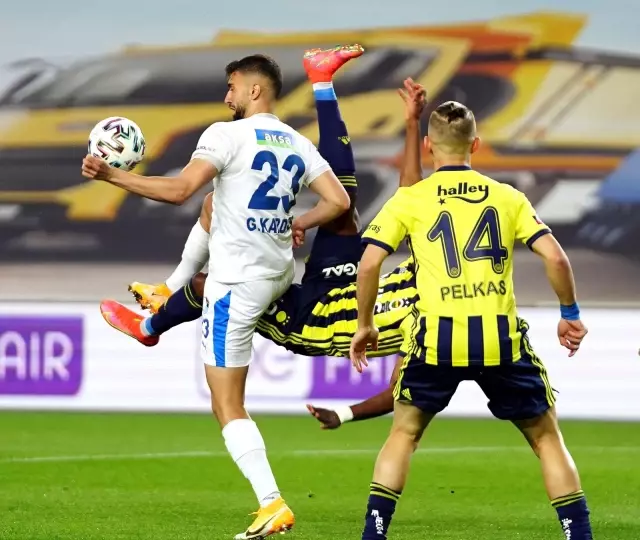 Süper Lig: Fenerbahçe: 3 BB Erzurumspor: 0 (İlk yarı) Süper Lig: Fenerbahçe: 3 BB Erzurumspor: 0 (İlk yarı)