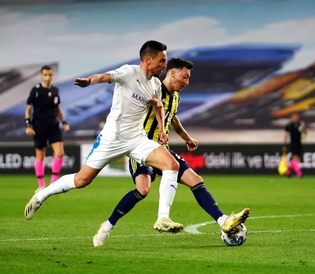 Süper Lig: Fenerbahçe: 3 BB Erzurumspor: 0 (İlk yarı) Süper Lig: Fenerbahçe: 3 BB Erzurumspor: 0 (İlk yarı)