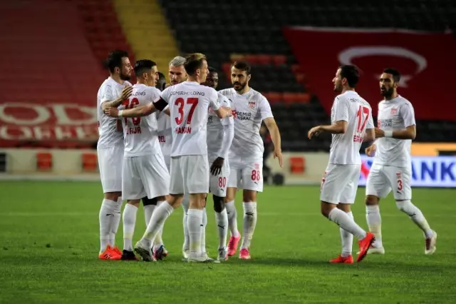 Süper Lig: Gaziantep FK: 0 Sivasspor: 1 (İlk yarı ...