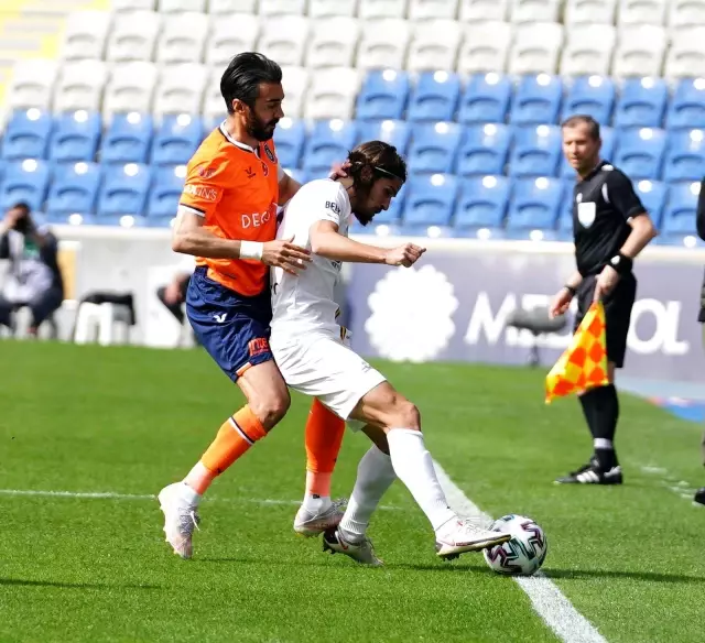 Süper Lig: Medipol Başakşehir: 0 - MKE Ankaragücü: 1 (İlk yarı) Süper Lig: Medipol Başakşehir: 0 - MKE Ankaragücü: 1 (İlk yarı)