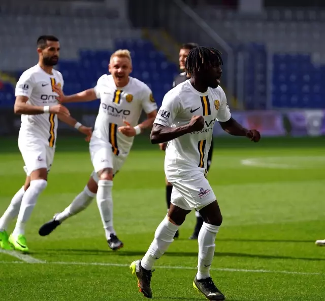 Süper Lig: Medipol Başakşehir: 0 - MKE Ankaragücü: 1 (İlk yarı) Süper Lig: Medipol Başakşehir: 0 - MKE Ankaragücü: 1 (İlk yarı)