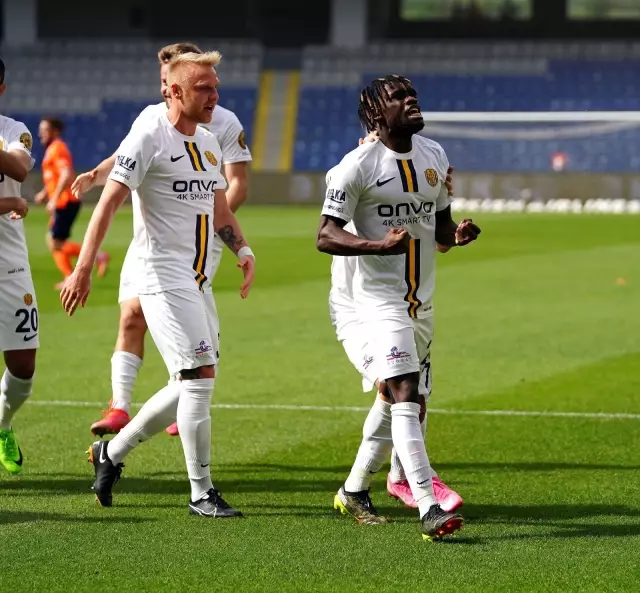 Süper Lig: Medipol Başakşehir: 0 - MKE Ankaragücü: 1 (İlk yarı) Süper Lig: Medipol Başakşehir: 0 - MKE Ankaragücü: 1 (İlk yarı)