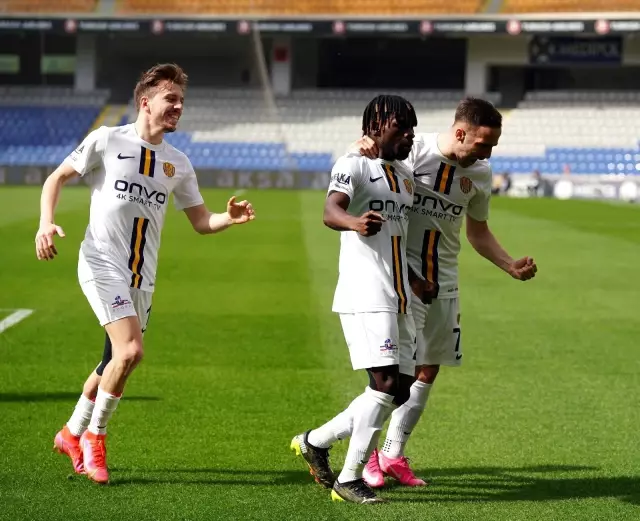 Süper Lig: Medipol Başakşehir: 0 - MKE Ankaragücü: 1 (İlk yarı) Süper Lig: Medipol Başakşehir: 0 - MKE Ankaragücü: 1 (İlk yarı)