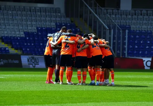 Süper Lig: Medipol Başakşehir: 0 - MKE Ankaragücü: 1 (İlk yarı) Süper Lig: Medipol Başakşehir: 0 - MKE Ankaragücü: 1 (İlk yarı)