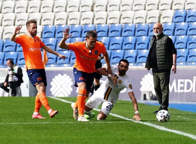 Süper Lig: Medipol Başakşehir: 0 - MKE Ankaragücü: 1 (İlk yarı) Süper Lig: Medipol Başakşehir: 0 - MKE Ankaragücü: 1 (İlk yarı)