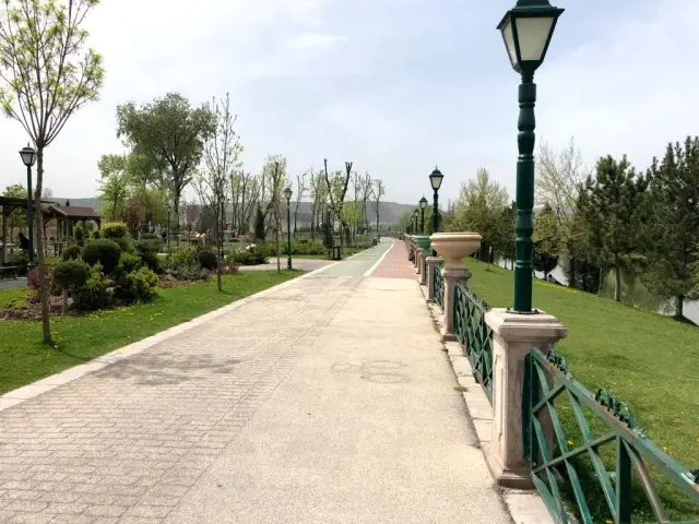 Tam kapanma Sümer Park'taki insan yoğunluğunu bitirdi Tam kapanma Sümer Park'taki insan yoğunluğunu bitirdi