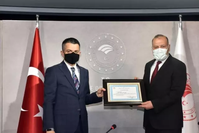Tarım ve Orman Bakanı Pakdemirli: 'Son 19 yılda, 5,3 milyar fidanı toprakla buluşturduk' Tarım ve Orman Bakanı Pakdemirli: 'Son 19 yılda, 5,3 milyar fidanı toprakla buluşturduk'