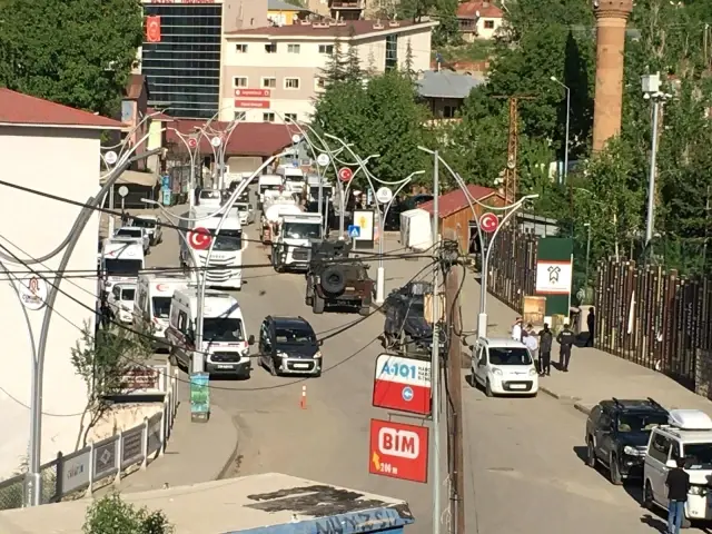 PKK'lı teröristlerden Çukurca'da havanlı saldırı PKK'lı teröristlerden Çukurca'da havanlı saldırı
