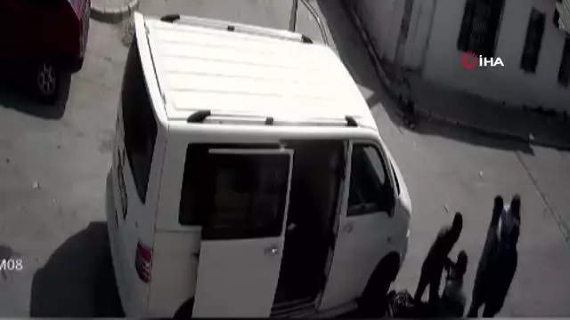 Son dakika haber! Teyzesinin oğlunu öldürüp yengesini yaralayan zanlı tutuklandı Son dakika haber! Teyzesinin oğlunu öldürüp yengesini yaralayan zanlı tutuklandı