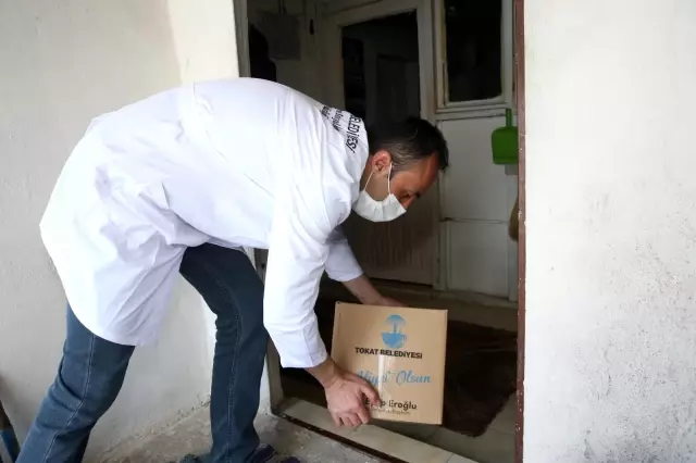 Tokat'ta 5 bin aileye gıda kolisi yardımı Tokat'ta 5 bin aileye gıda kolisi yardımı