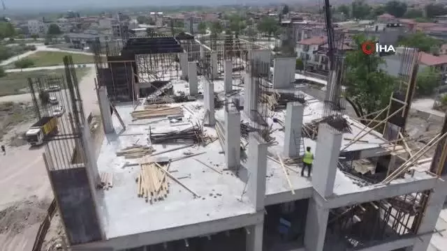 Toplam maliyeti 9,5 milyon TL olan okulda çalışmalar devam ediyor Toplam maliyeti 9,5 milyon TL olan okulda çalışmalar devam ediyor