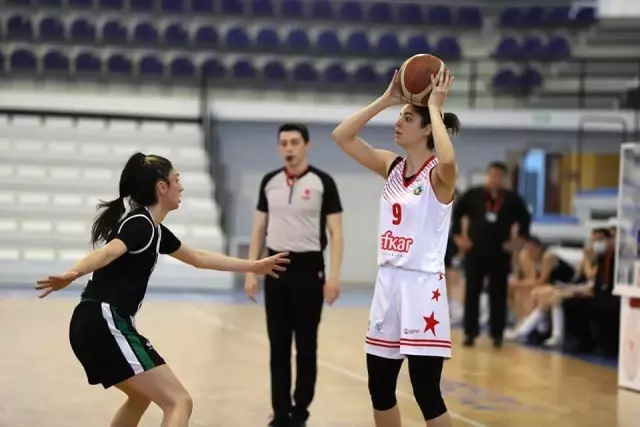 Turgutlu Belediyespor Kadın Basketbol Takımı 6'da 6 yaptı Turgutlu Belediyespor Kadın Basketbol Takımı 6'da 6 yaptı