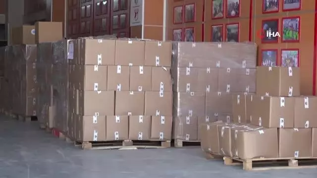 Tuzla'da kısıtlamada ihtiyaç sahibi ailelere 2 milyon 500 bin liralık yardım paketi Tuzla'da kısıtlamada ihtiyaç sahibi ailelere 2 milyon 500 bin liralık yardım paketi