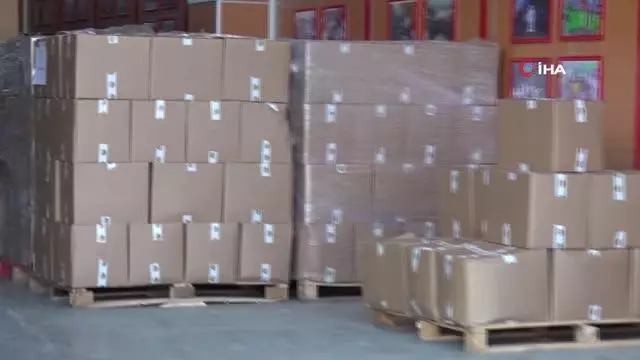 Tuzla'da kısıtlamada ihtiyaç sahibi ailelere 2 milyon 500 bin liralık yardım paketi Tuzla'da kısıtlamada ihtiyaç sahibi ailelere 2 milyon 500 bin liralık yardım paketi