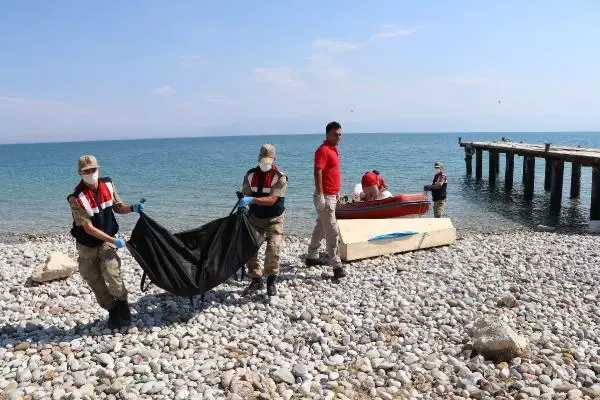 Son dakika haberleri... VAN'DA 61 KAÇAK GÖÇMENİN ÖLDÜĞÜ TEKNE FACİASINDA 5 TAHLİYE Son dakika haberleri... VAN'DA 61 KAÇAK GÖÇMENİN ÖLDÜĞÜ TEKNE FACİASINDA 5 TAHLİYE