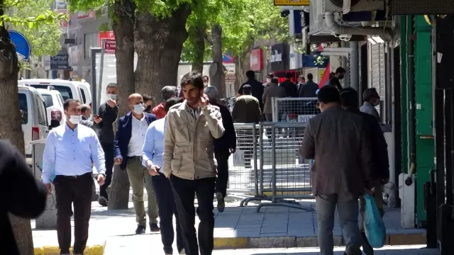 Van'da normalleşmeyi andıran görüntüler Van'da normalleşmeyi andıran görüntüler