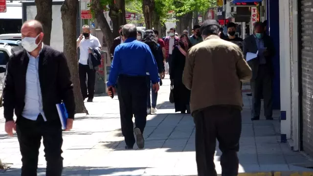 Van'da normalleşmeyi andıran görüntüler Van'da normalleşmeyi andıran görüntüler