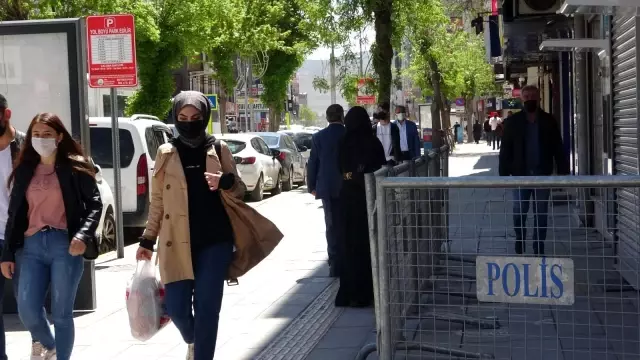 Van'da normalleşmeyi andıran görüntüler Van'da normalleşmeyi andıran görüntüler