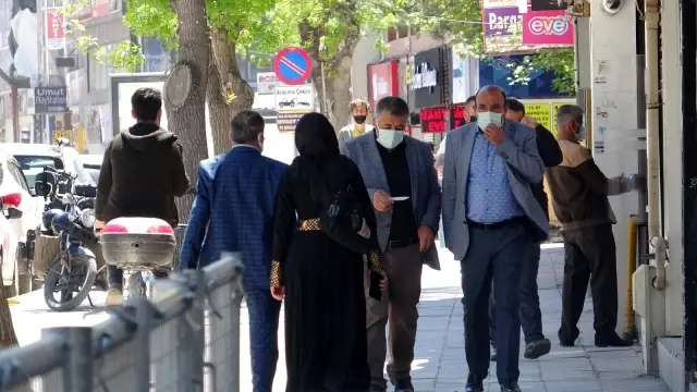 Van'da normalleşmeyi andıran görüntüler Van'da normalleşmeyi andıran görüntüler