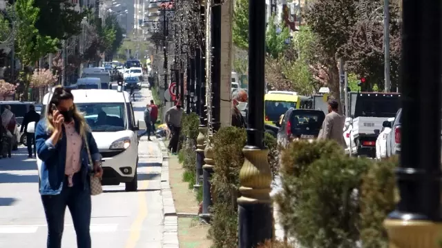 Van'da normalleşmeyi andıran görüntüler Van'da normalleşmeyi andıran görüntüler