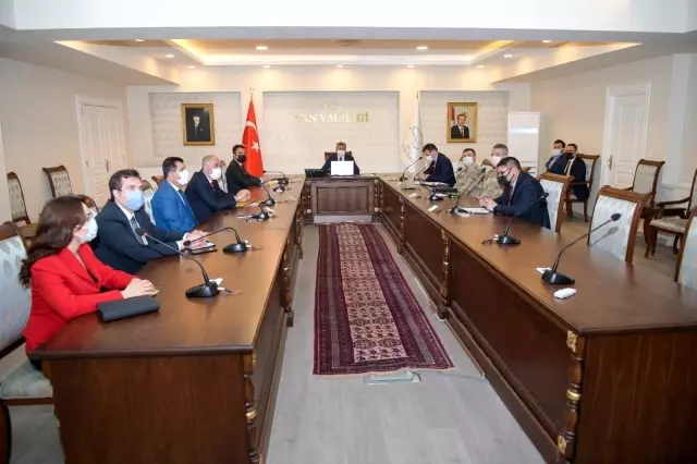 Van'da tam kapanma sürecinde yapılacak çalışmalar değerlendirildi Van'da tam kapanma sürecinde yapılacak çalışmalar değerlendirildi