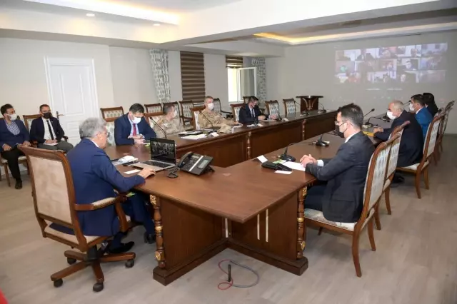 Van'da tam kapanma sürecinde yapılacak çalışmalar değerlendirildi Van'da tam kapanma sürecinde yapılacak çalışmalar değerlendirildi