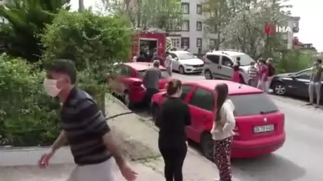 Yangından kedisiyle birlikte kaçtı Yangından kedisiyle birlikte kaçtı