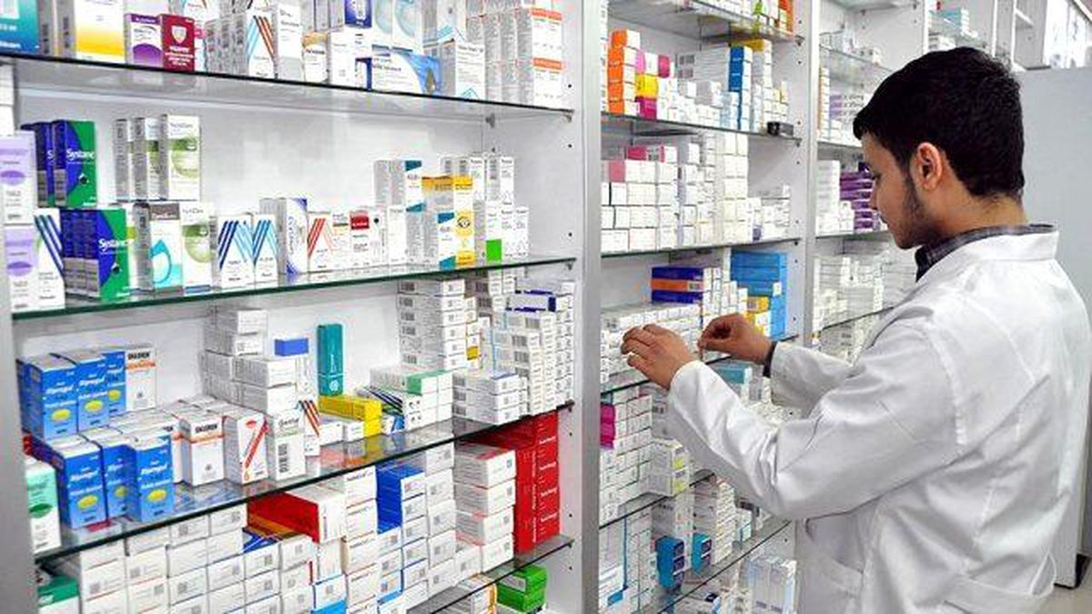 Yasakta eczaneler açık mı? Tam kapanmada eczaneler açık mı, kapalı mı? Hafta içi- hafta sonu eczaneler çalışıyor mu?
