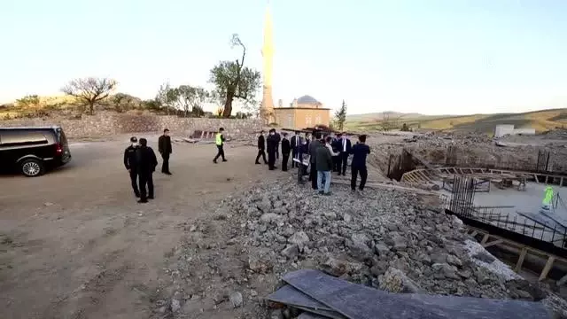 Yunus Emre ve hocası Tapduk Emre'nin türbeleri restore ediliyor Yunus Emre ve hocası Tapduk Emre'nin türbeleri restore ediliyor