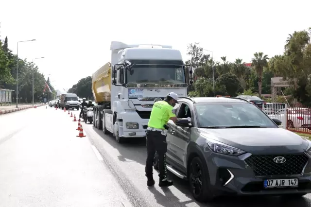 187 kilometrelik 'sigara alma' yalanı polise takıldı 187 kilometrelik 'sigara alma' yalanı polise takıldı