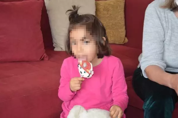 '2 BABALI' PROBLEMİ ÇÖZDÜ, TORUNUNA KAVUŞTU '2 BABALI' PROBLEMİ ÇÖZDÜ, TORUNUNA KAVUŞTU