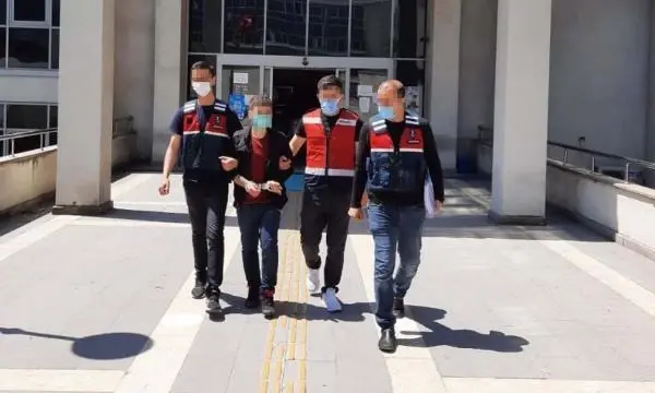 20 yıl 8 ay cezası bulunan cezaevi firarisi yakalandı 20 yıl 8 ay cezası bulunan cezaevi firarisi yakalandı