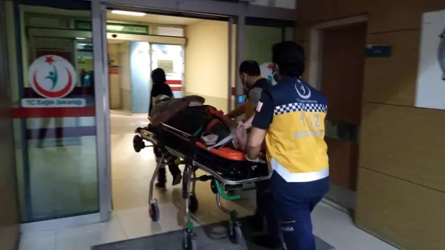 50 metre sürüklenen motosikletin sürücüsü ağır yaralandı 50 metre sürüklenen motosikletin sürücüsü ağır yaralandı