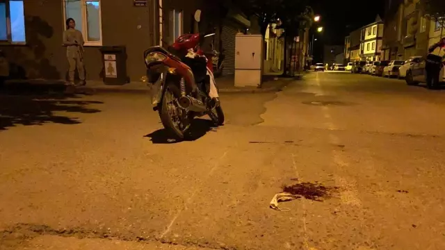 50 metre sürüklenen motosikletin sürücüsü ağır yaralandı 50 metre sürüklenen motosikletin sürücüsü ağır yaralandı